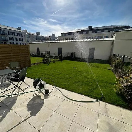 Disneyland Paris, Vallee Village ,paris , Villa, Garden , Syline Home, 120 M2 度假居 *