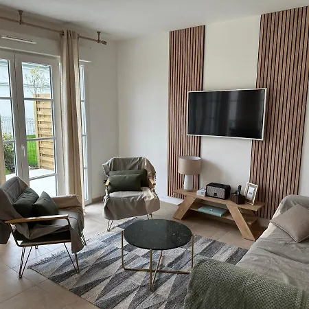 Disneyland Paris, Vallee Village ,paris , Villa, Garden , Syline Home, 120 M2